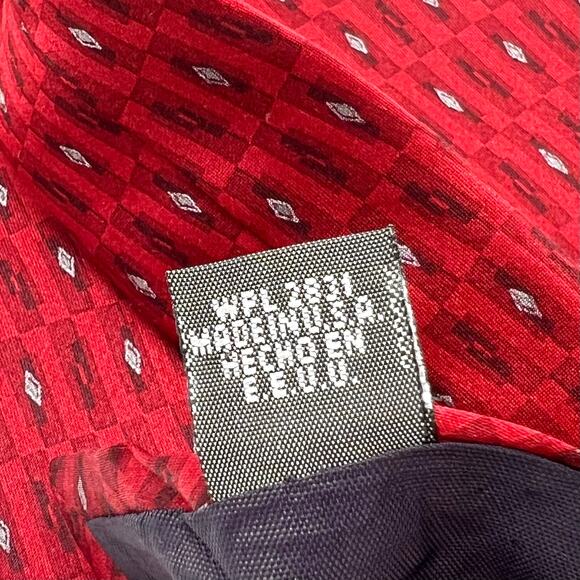 100% Silk Gianfranco Ruffini Red Geometric Pattern Tie Made in Italy - Picture 6 of 6